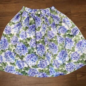 Summer and Spring floral Skirt Forever 21 size Large